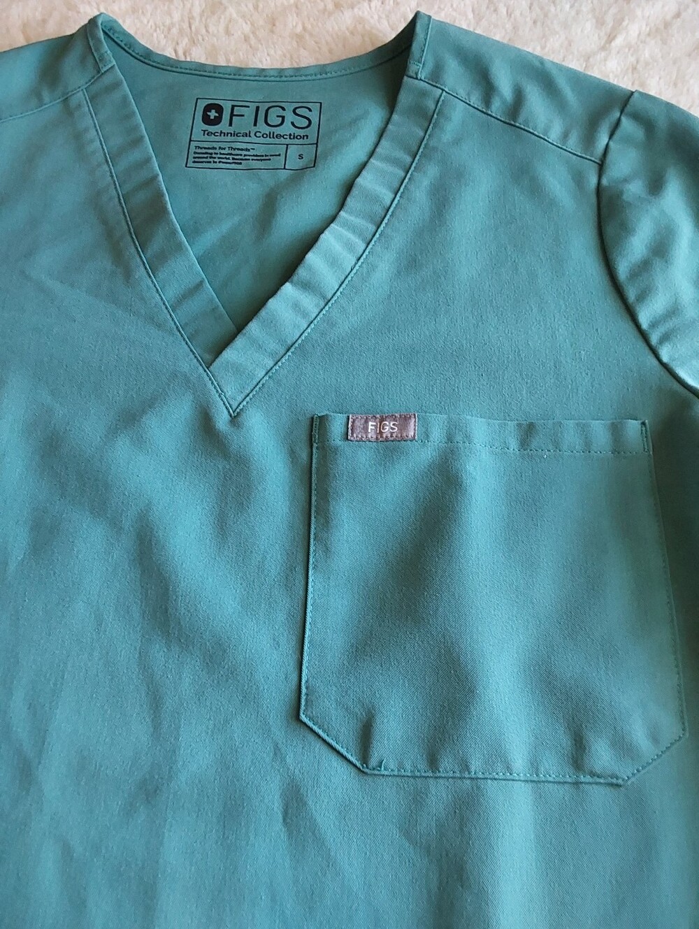 🌺 Like New Figs Tech Collection Teal V-Neck Scrub Set - Picture 10 of 12